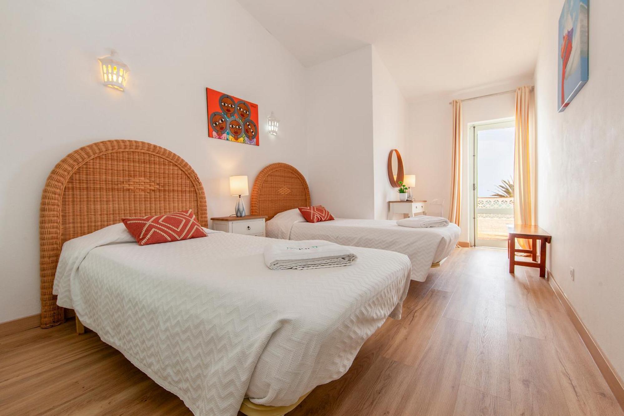B86 - Beachline Apartment In Praia Da Luz Exterior photo